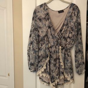 ASTR Long Sleeve Romper Size S/M